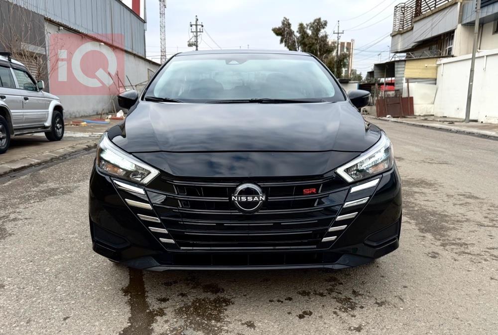 نيسان فيرسا